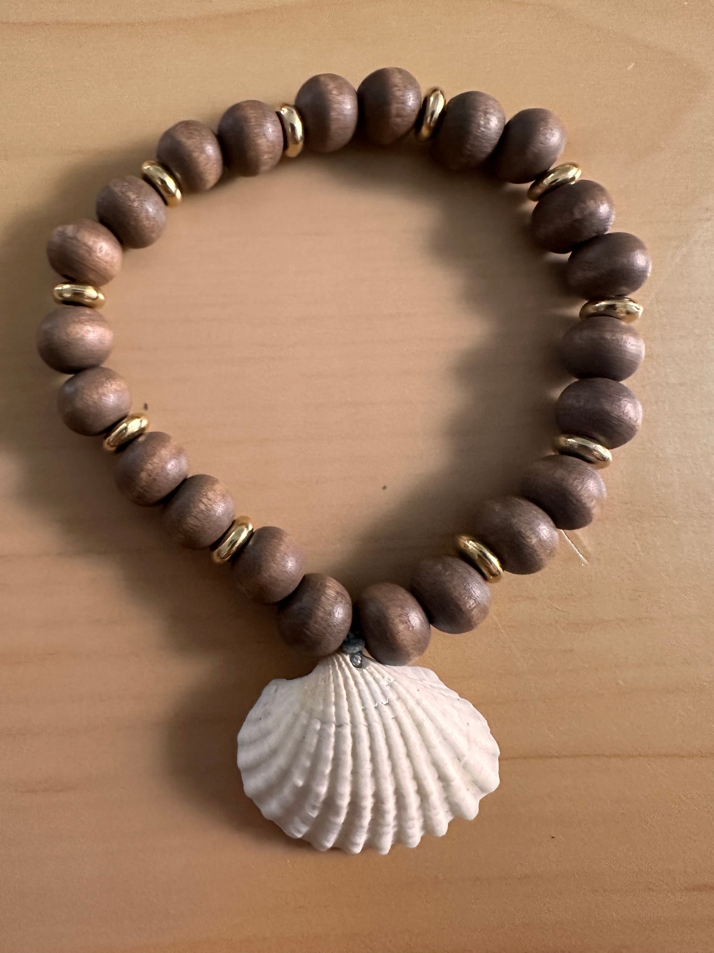 Elegant Brown and Gold Shell Charm Bracelet