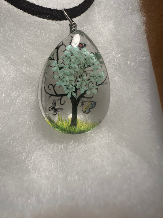 Floral Tear Drop Necklace